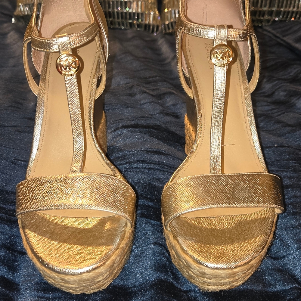 Elegant Gold Women's Sandals